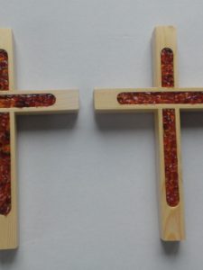Krzyż łączony z bursztynem niepełny frez  K 2